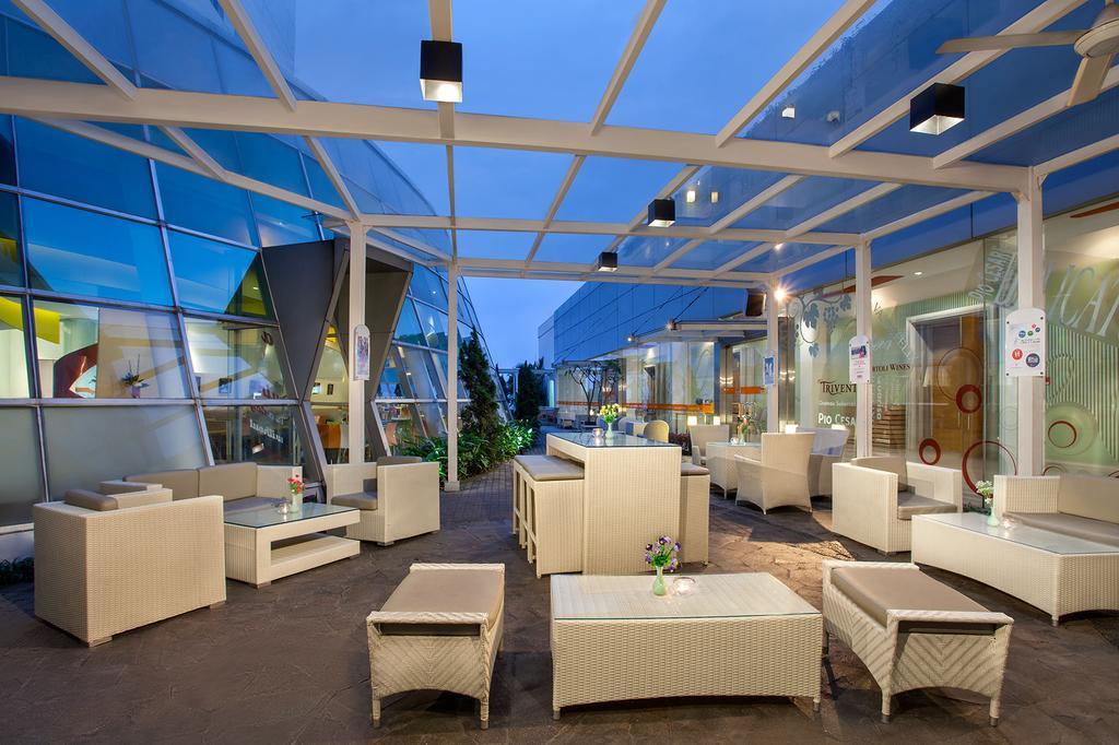 Harris Hotel & Convention Festival Citylink Bandung Buitenkant foto